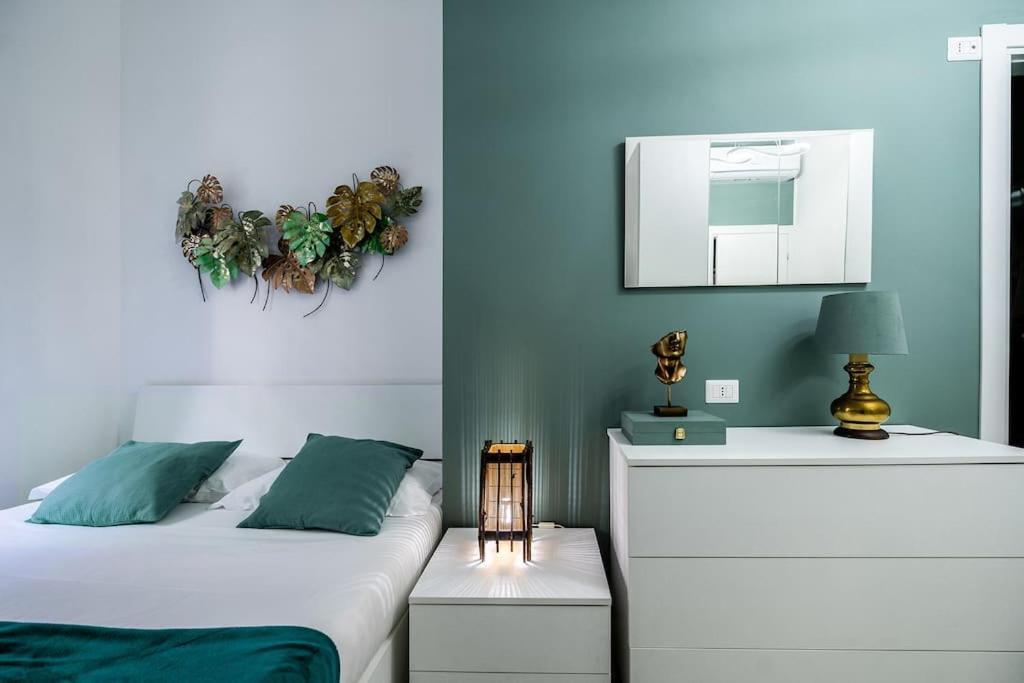Linate Airport Elegant Suite,Tram 1 Minute Away Милан Экстерьер фото