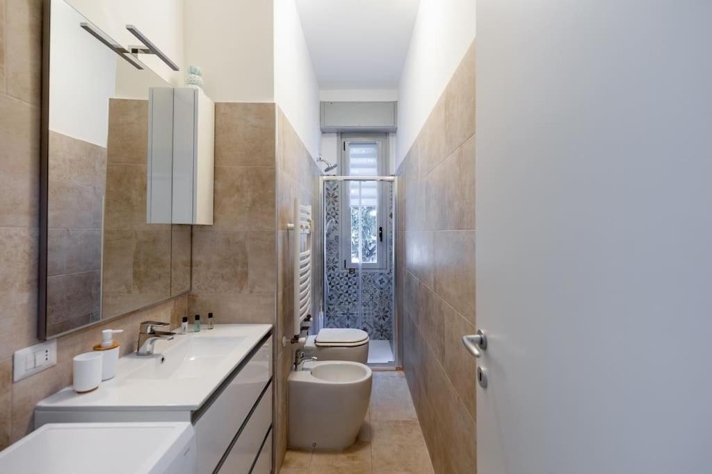 Linate Airport Elegant Suite,Tram 1 Minute Away Милан Экстерьер фото